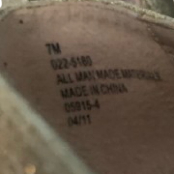 Olsenboye Sparkly Gold Pumps - Picture 7 of 10